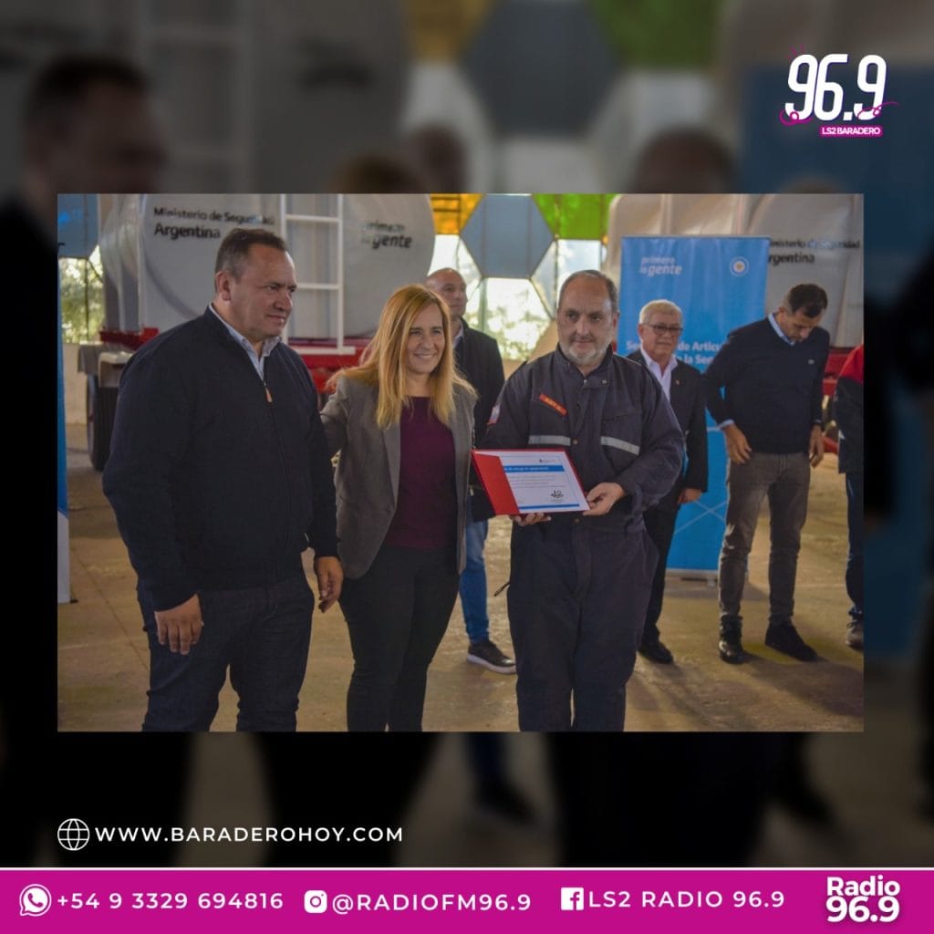 El Ministerio de Seguridad de la Nación otorgó equipamiento para los Bomberos Voluntarios de Baradero