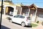 UN AUTO CHOCÓ CONTRA EL PORTÓN DE UNA CASA Y CASI PROVOCA UNA TRAGEDIA.