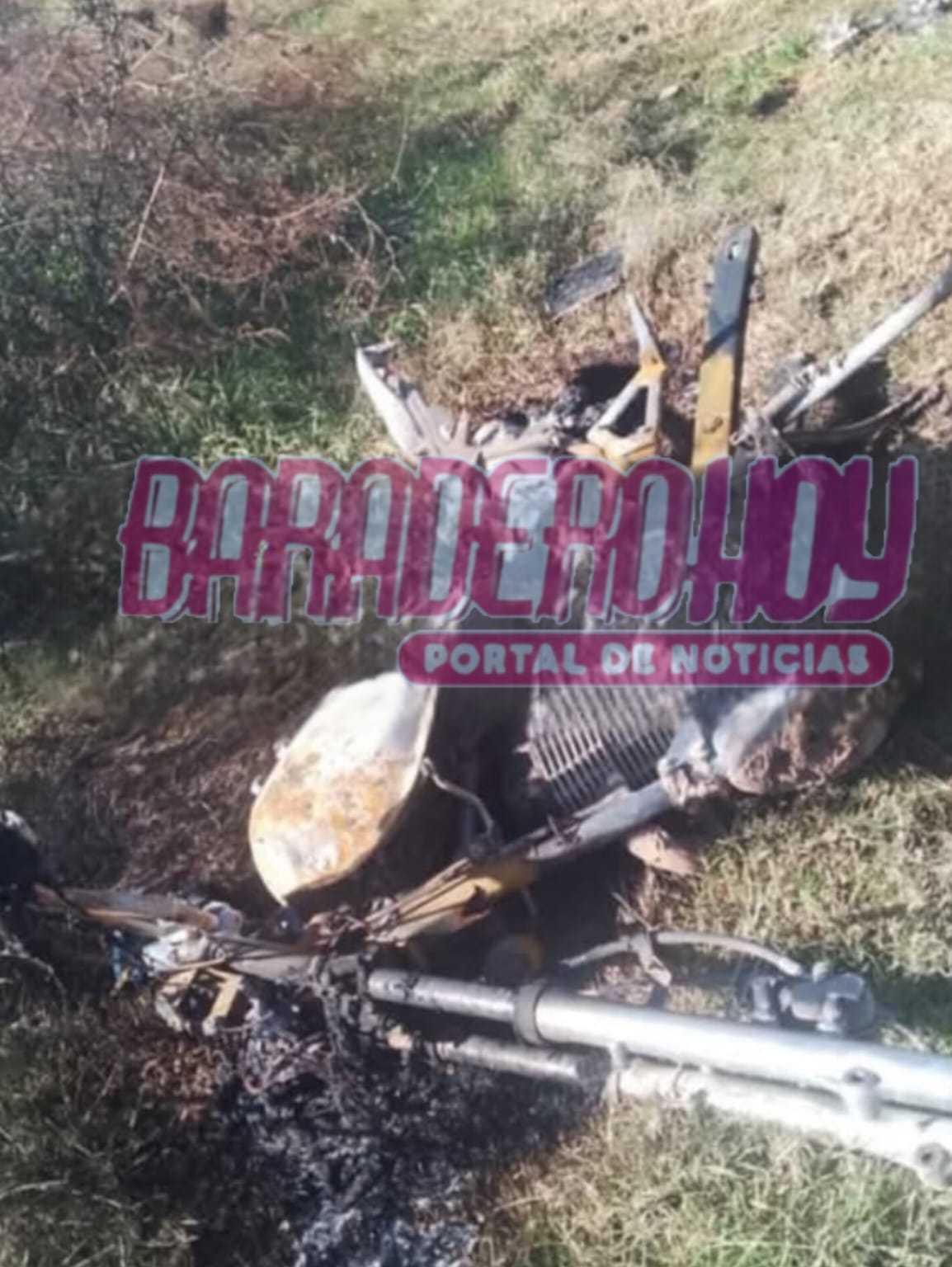 ENCUENTRAN MOTO ROBADA QUEMADA EN PARQUE DEL ESTE