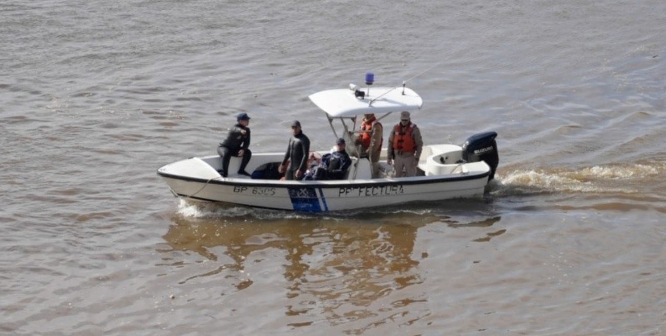 TRAGEDIA EN EL PARANÁ: HALLARON EN SAN PEDRO EL CUERPO DEL ÚLTIMO PESCADOR DESAPARECIDO TRAS UN NAUFRAGIO